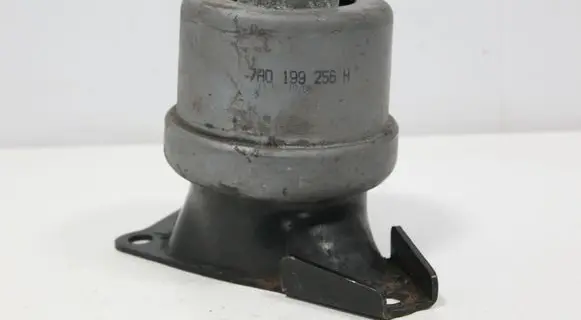 Volkswagen Multivan T5 Engine mount bracket 7H0199256H