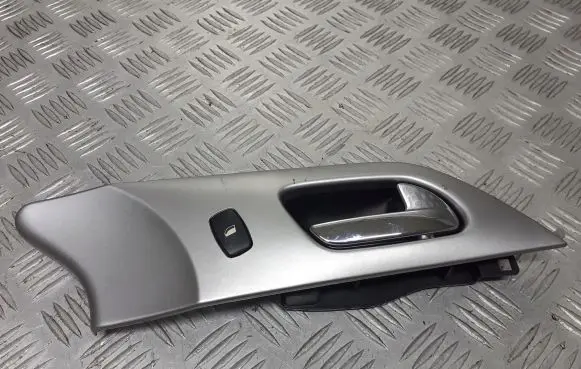 Peugeot 407 Front door interior handle