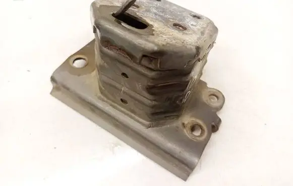 Toyota Corolla Verso AR10 Front bumper mounting bracket 