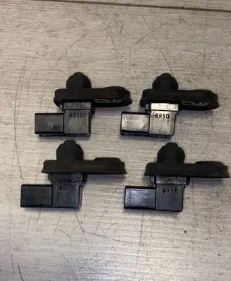 Mitsubishi Lancer Front door sensor 681D