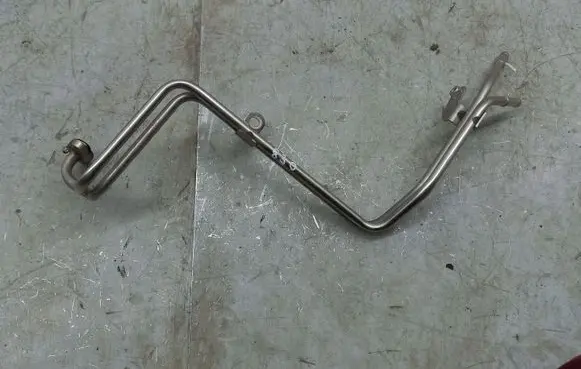 Volkswagen Jetta USA Engine coolant pipe/hose 04E122157BR
