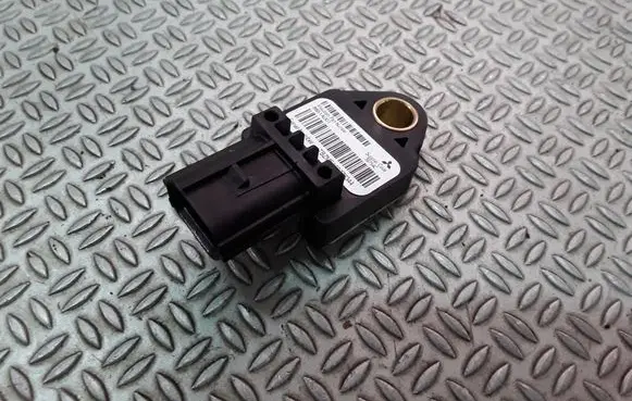 Mitsubishi Lancer X Airbag deployment crash/impact sensor 8651A001