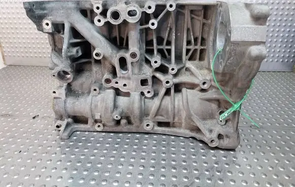 BMW X3 E83 Engine block S26372357 7797922 N47D20A