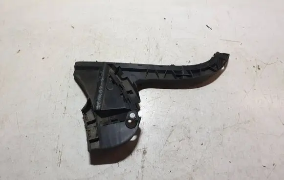Volvo XC70 Rear bumper mounting bracket 31265324