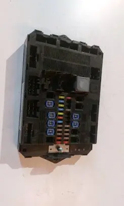 Jaguar XF X250 Fuse module 9X2314B476AD 73409725 A12247794