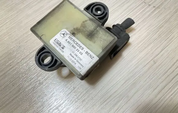 Mercedes-Benz Sprinter W906 Glow plug pre-heat relay A6519002303