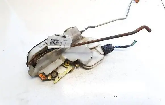 Mitsubishi Pajero Front door lock 