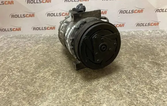 Opel Vivaro Air conditioning (A/C) compressor (pump) 8200454172E