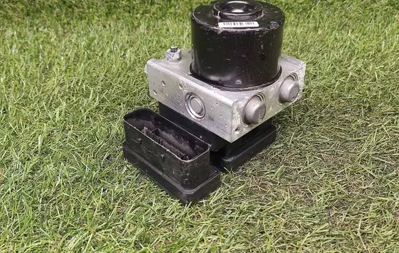 Ford Focus ABS Pump 3M512M110JA 10020700714 A426R