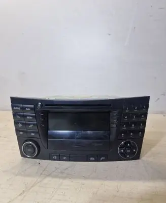 Mercedes-Benz E W211 Radio/CD/DVD/GPS head unit A2118202097 41052127