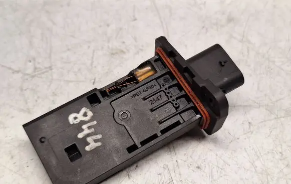 BMW 7 G11 G12 Mass air flow meter 8605565 13628605565 0280218324