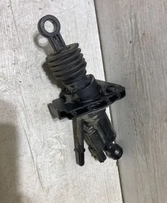 Ford Fiesta Clutch master cylinder h1b17a542bb