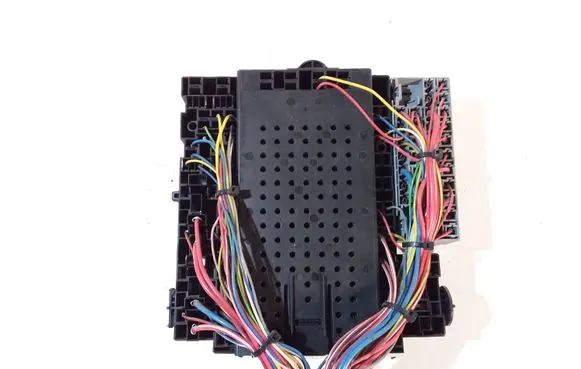 Volvo V70 Fuse module 08679899