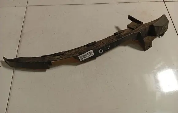 Opel Insignia A Front bumper mounting bracket 13250571