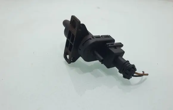 Opel Vivaro Turbo solenoid valve 8200762597