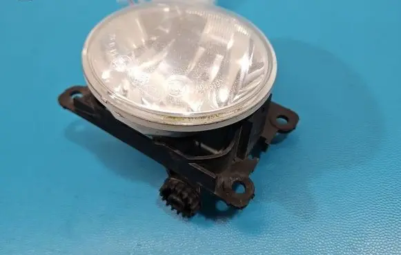Peugeot 208 I Front fog light IMPRK1546938