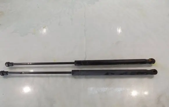 Seat Ibiza III (6L) Tailgate/trunk strut/damper 6L6827550B