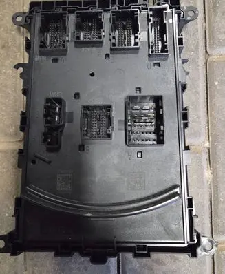 Jeep Grand Cherokee WL Comfort/convenience module 68374988AN