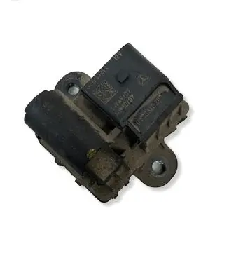 Mercedes-Benz E W212 Glow plug pre-heat relay A651530279 0522120203