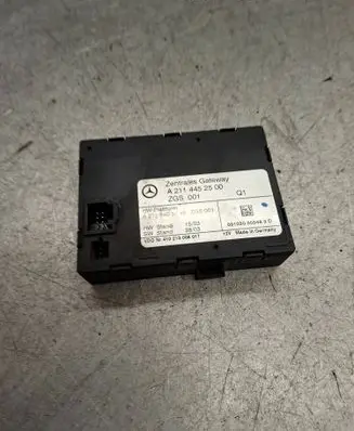 Mercedes-Benz E W211 Gateway control module A2114452500 A2115403545 410213008017