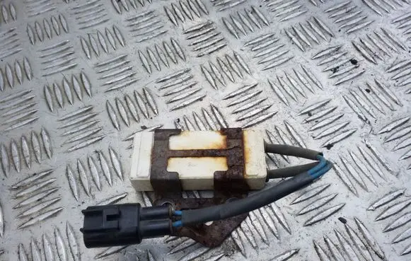 Coolant fan relay