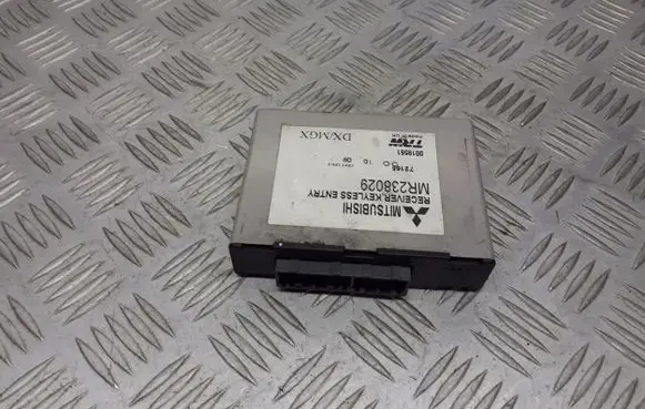 Mitsubishi Carisma Voice control module MR238029