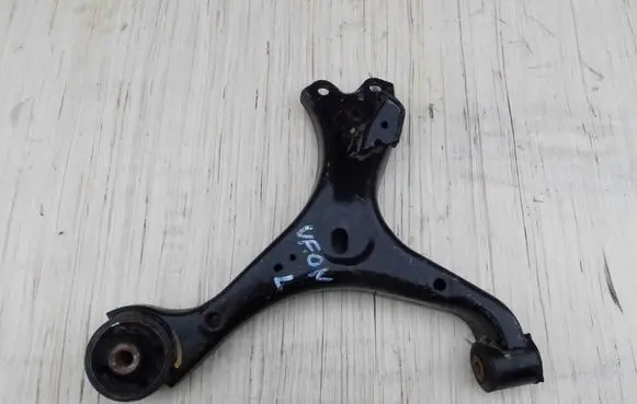 Honda Civic IX Front control arm 65566556