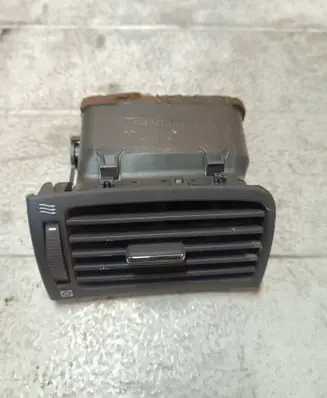 Toyota Avensis T250 Dashboard side air vent grill/cover trim 
