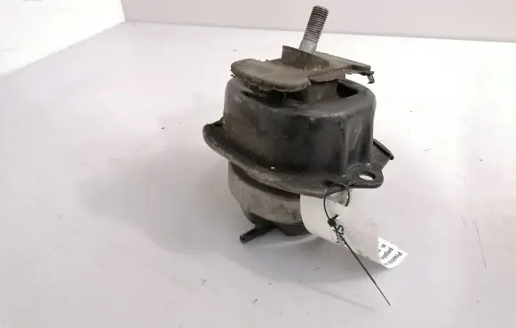 BMW X5 E70 Engine mount bracket