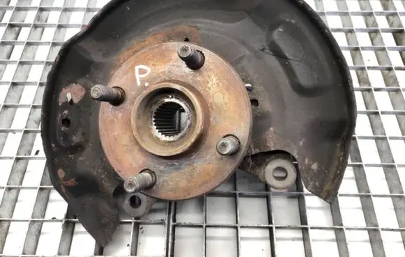 Toyota Yaris Front wheel hub spindle knuckle