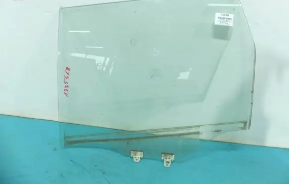 Rear door window glass