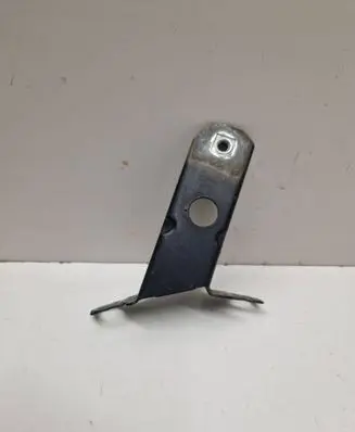 BMW 4 F32 F33 Fender mounting bracket