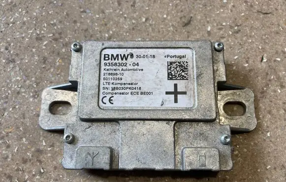 BMW M4 F82 F83 Aerial antenna amplifier 9358302