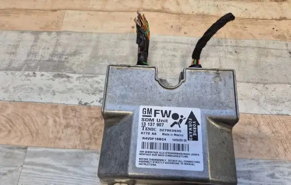 Opel Zafira B Airbag control unit/module 13137907 9772A6 327963935
