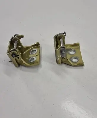 Rear door hinge set
