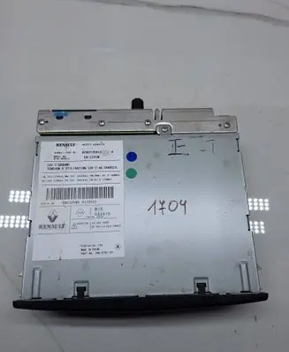 Renault Espace - Grand espace IV Radio/CD/DVD/GPS head unit 8200735413