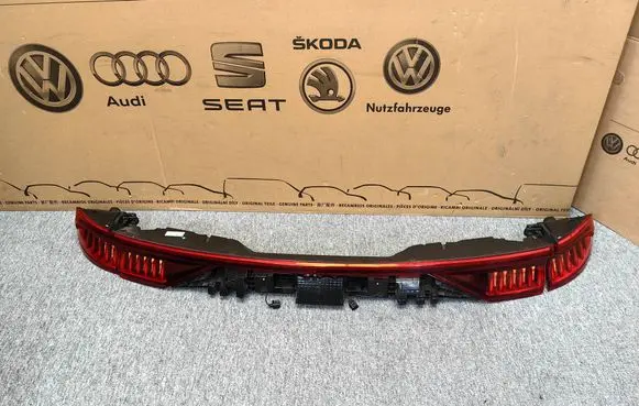 Audi Q8 Tailgate rear/tail lights 4M8945095Q 4M8945070C 4M8945069C