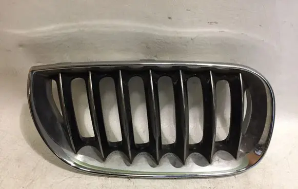 BMW X3 E83 Front bumper upper radiator grill 340291002