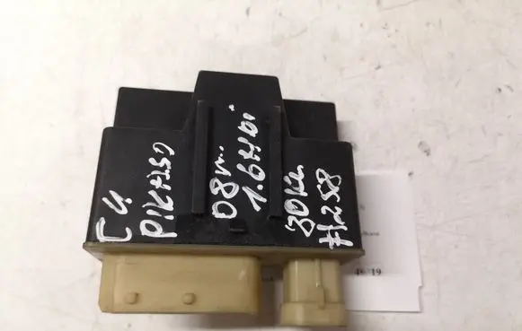 Citroen C4 Grand Picasso Glow plug pre-heat relay 018010951