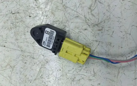 Toyota Avensis T250 Airbag deployment crash/impact sensor 8983105010