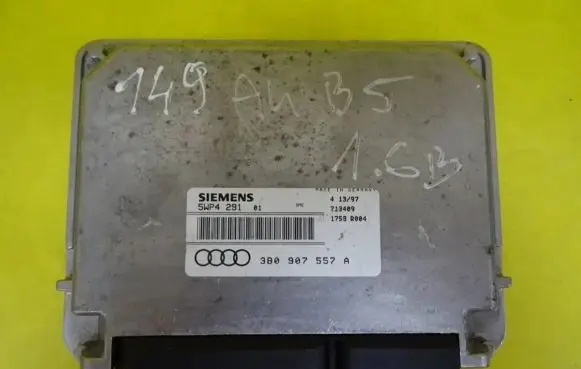 Audi A4 S4 B5 8D Engine control unit/module 3B0907557A