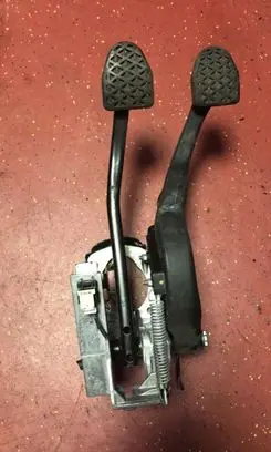 BMW 2 F22 F23 Pedal assembly 6762250