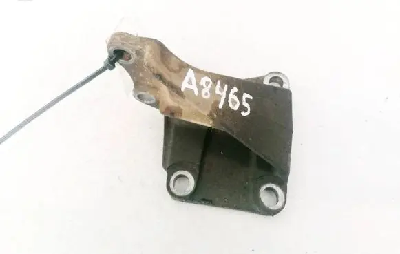 Land Rover Freelander Engine mounting bracket TAUI00060