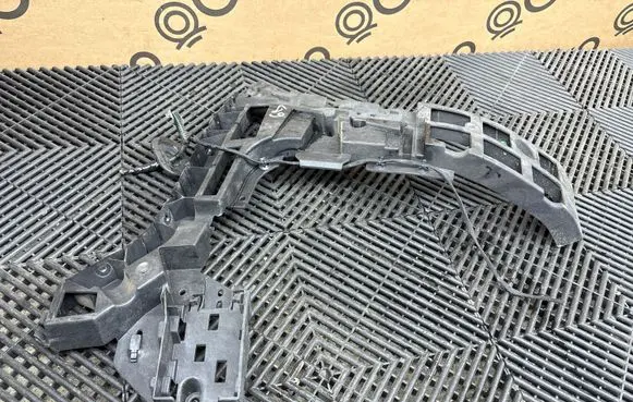 Volvo XC90 Rear bumper mounting bracket 31407731