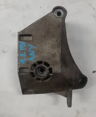 Engine mount bracket