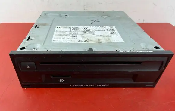 Volkswagen PASSAT B8 Radio/CD/DVD/GPS head unit 3Q0035819A