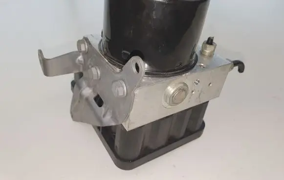 BMW 1 E82 E88 ABS Pump 3451678783601 6787837