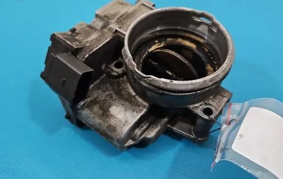 Volkswagen Golf V Throttle body valve 03G128063C IMPRK1575851