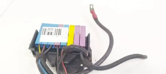 Opel Zafira A Fuse box set 9685661 968566-1