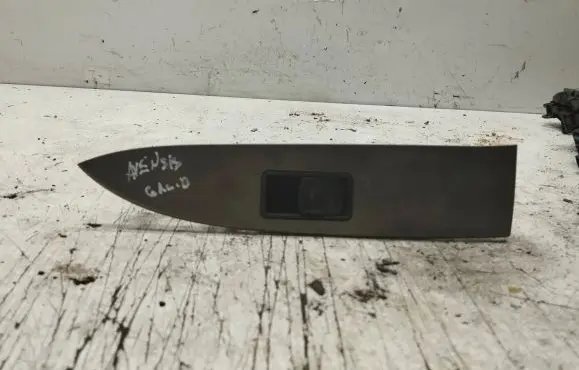 Toyota Avensis T270 Rear door window winding handle 